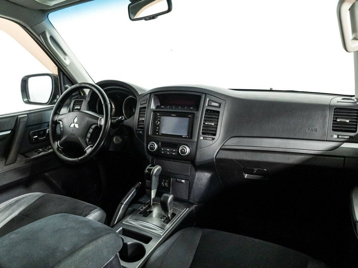 Mitsubishi Pajero с пробегом — 2007 год. Фото: #6