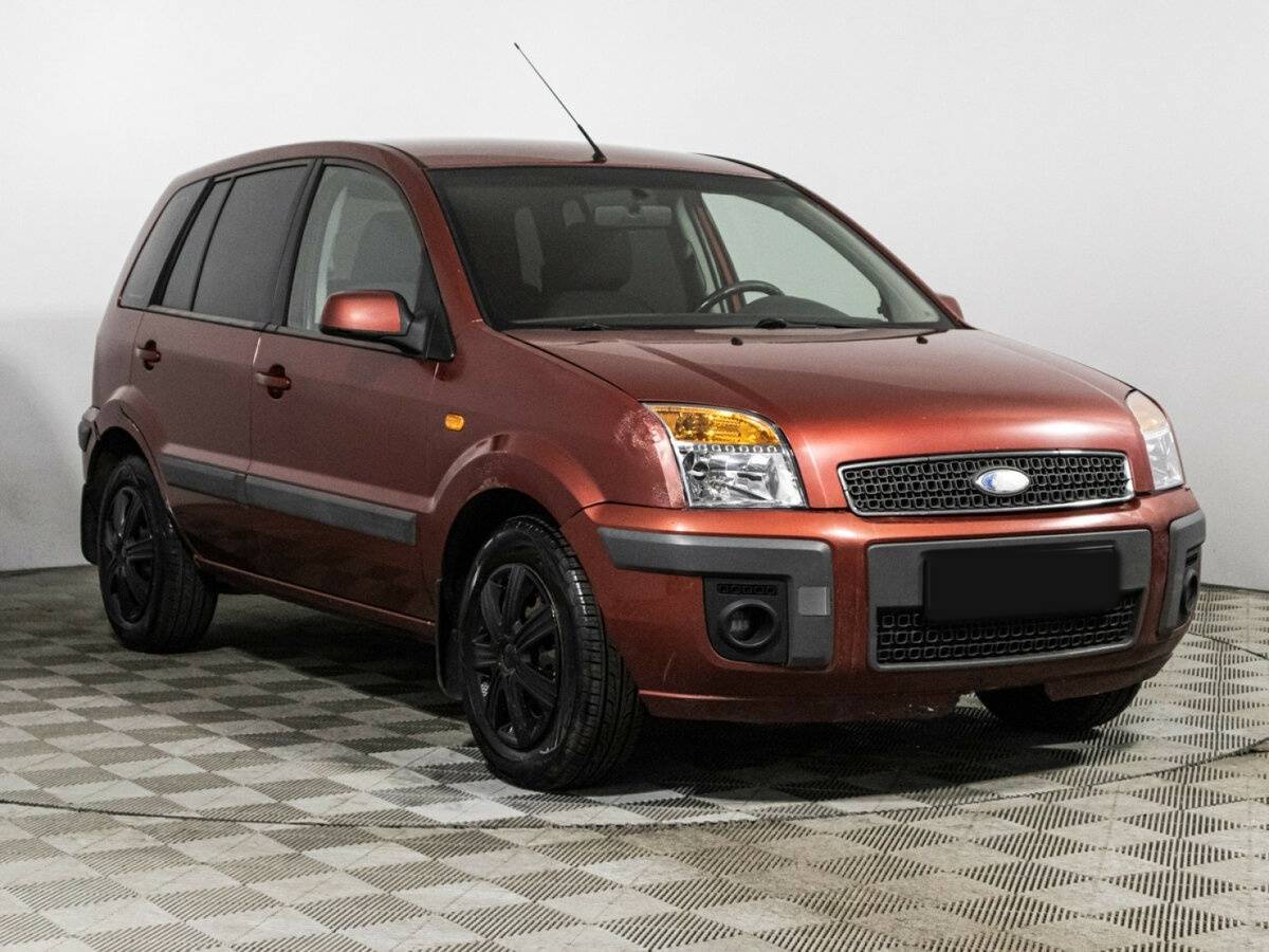 Ford Fusion с пробегом — 2006 год. Фото: #2