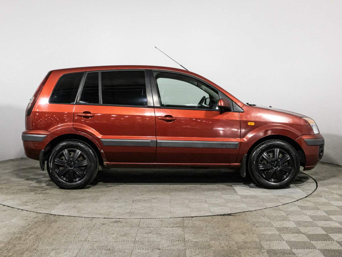 Ford Fusion с пробегом — 2006 год. Фото: #3