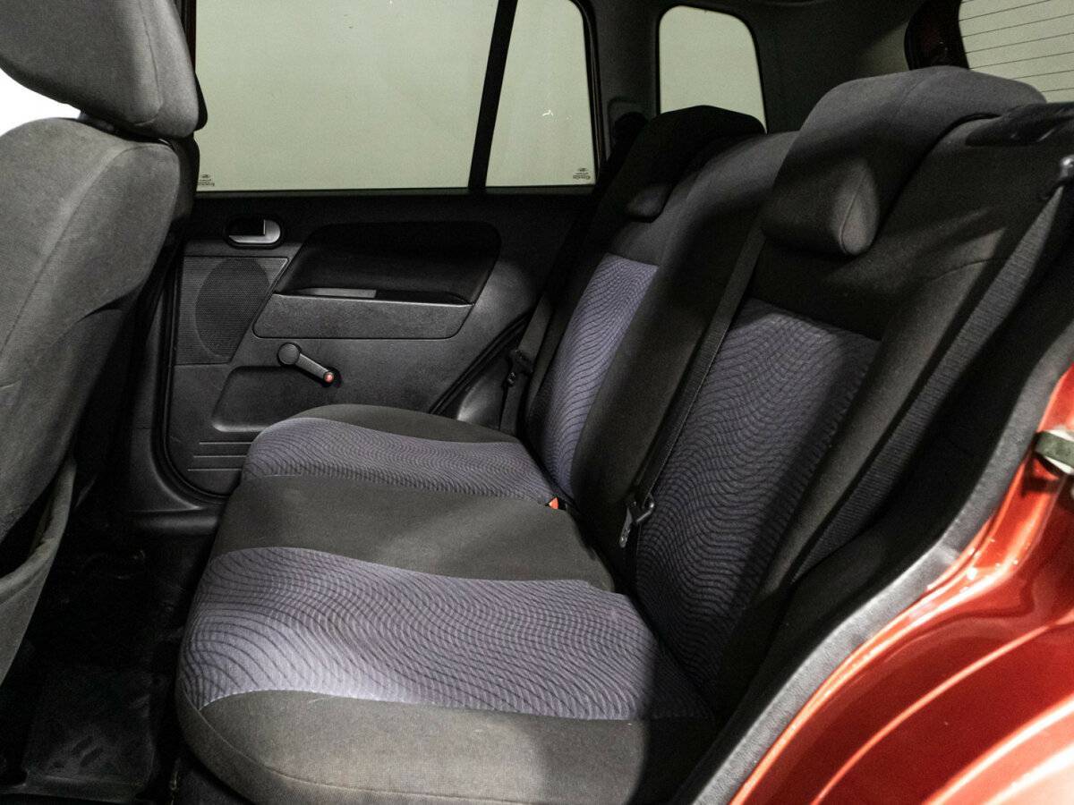 Ford Fusion с пробегом — 2006 год. Фото: #8