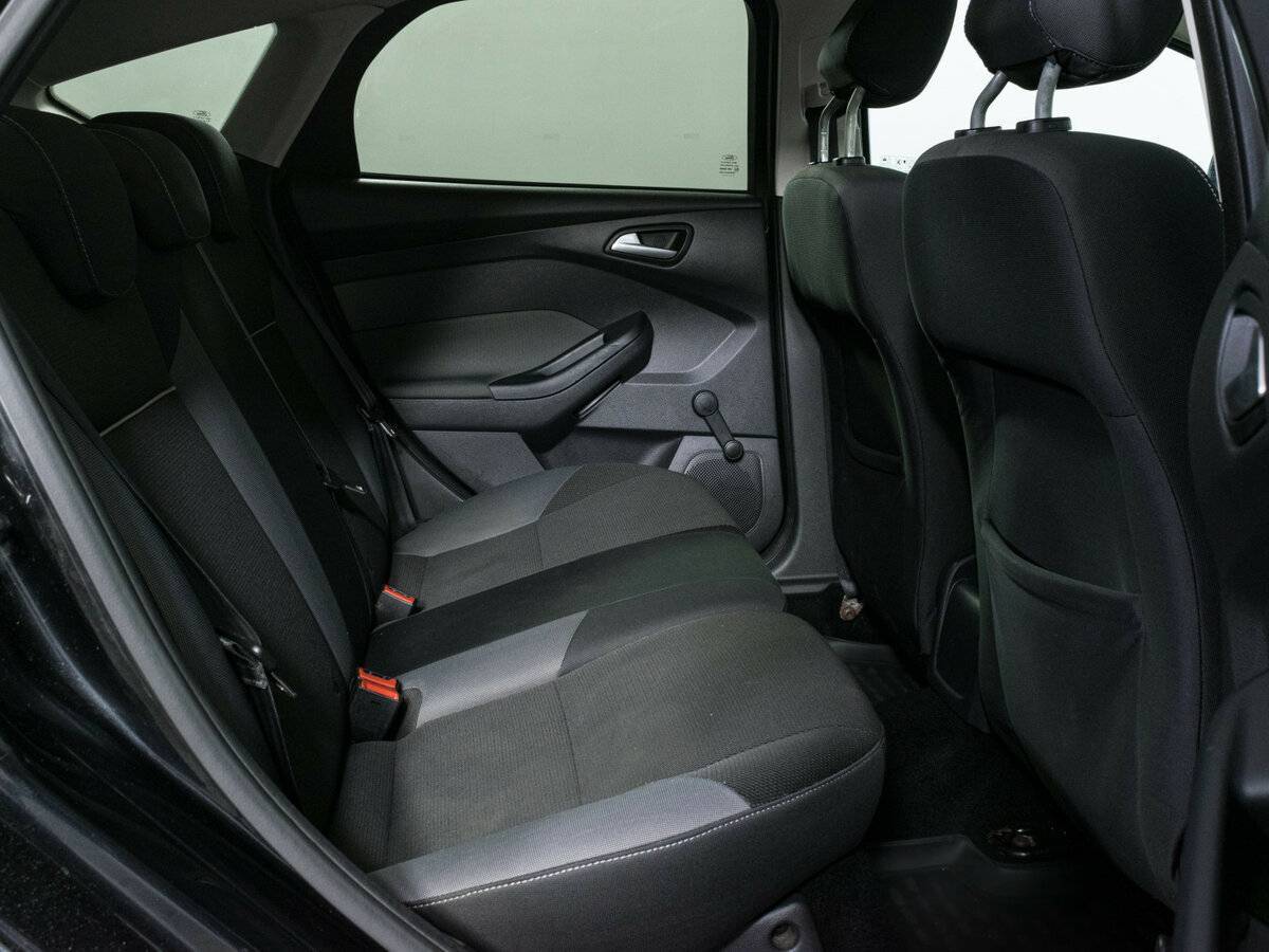 Ford Focus с пробегом — 2011 год. Фото: #9