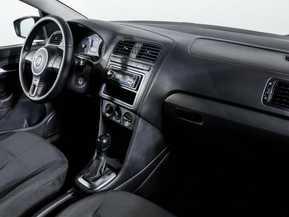 Volkswagen Polo с пробегом — 2011 год. Фото: #3