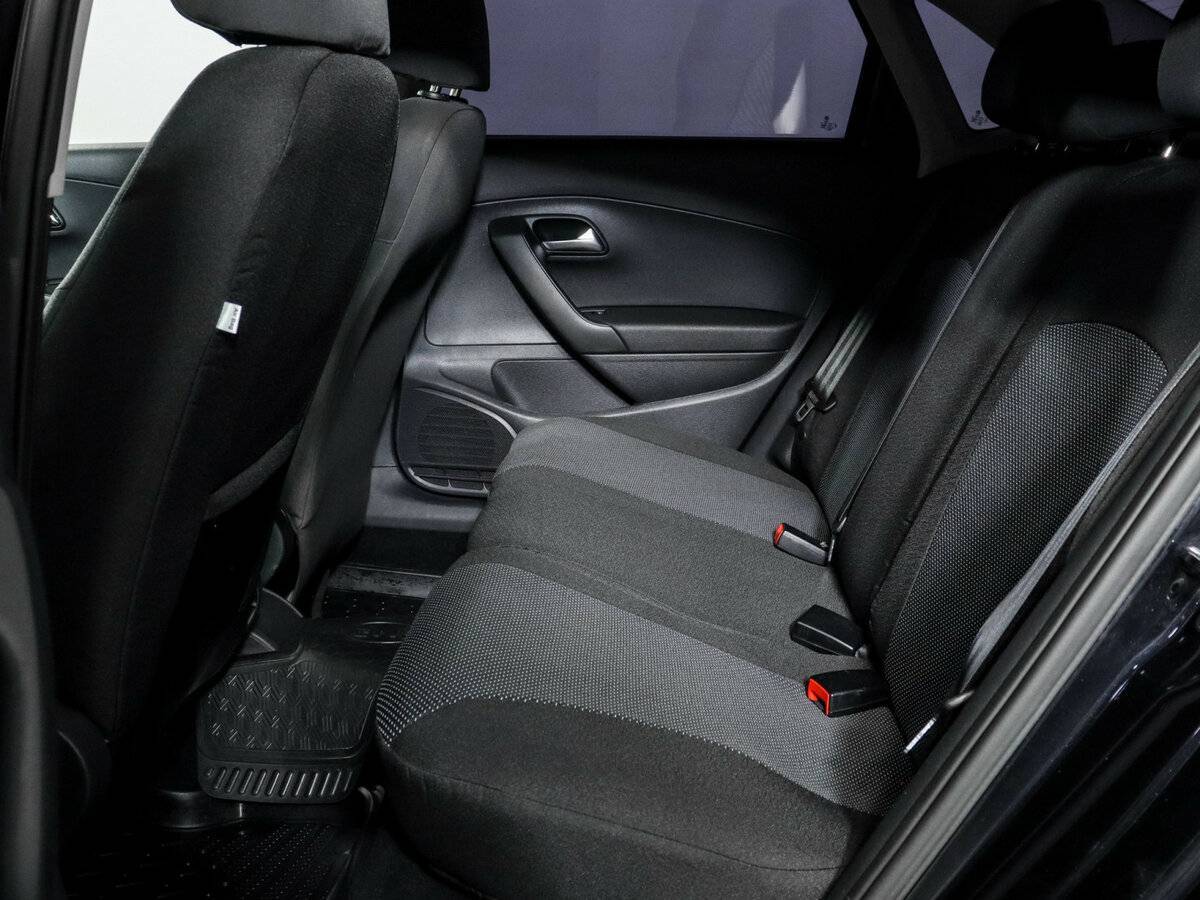 Volkswagen Polo с пробегом — 2011 год. Фото: #4