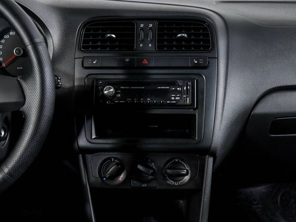 Volkswagen Polo с пробегом — 2011 год. Фото: #7