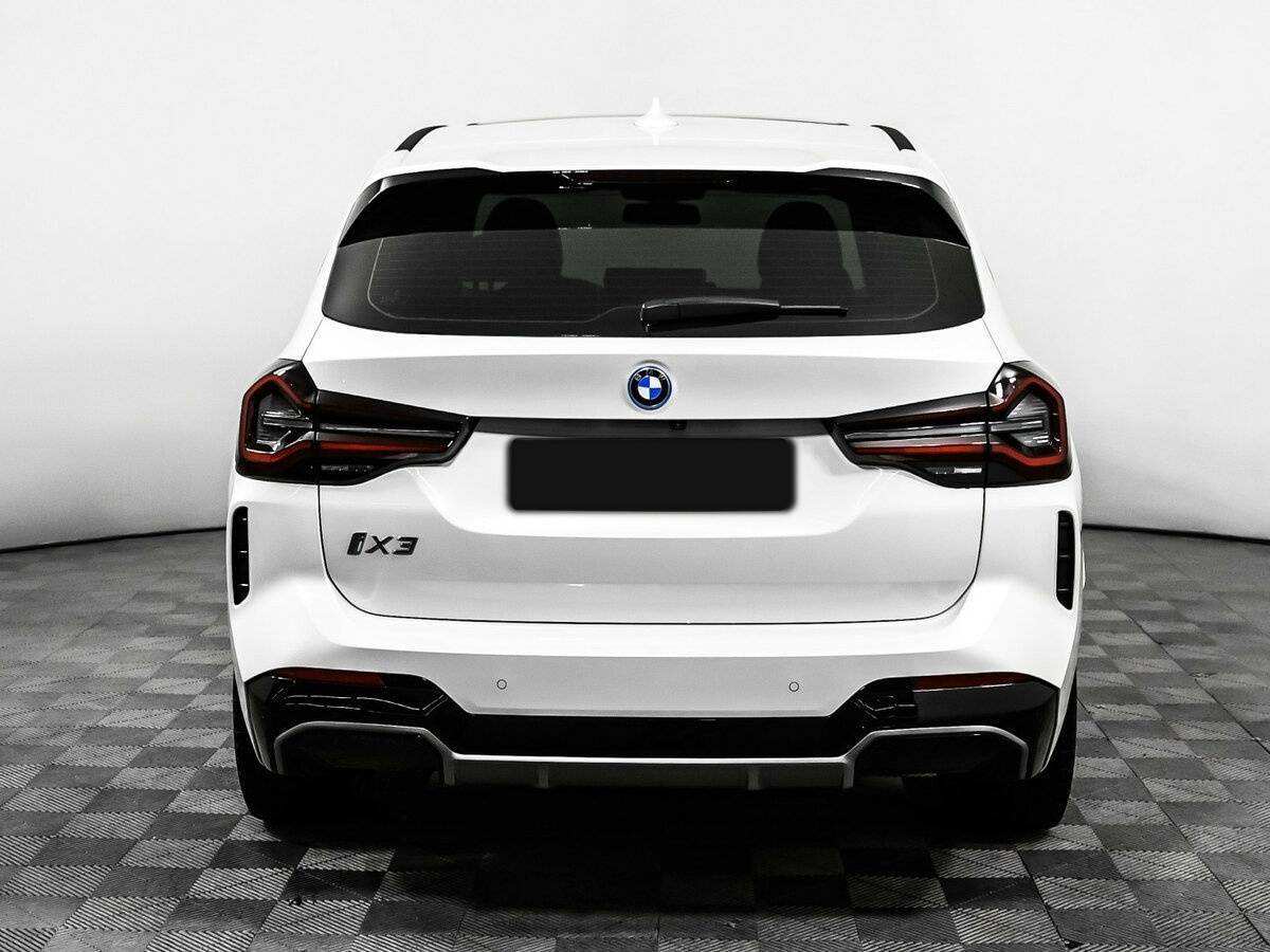 BMW iX3 с пробегом — 2023 год. Фото: #5