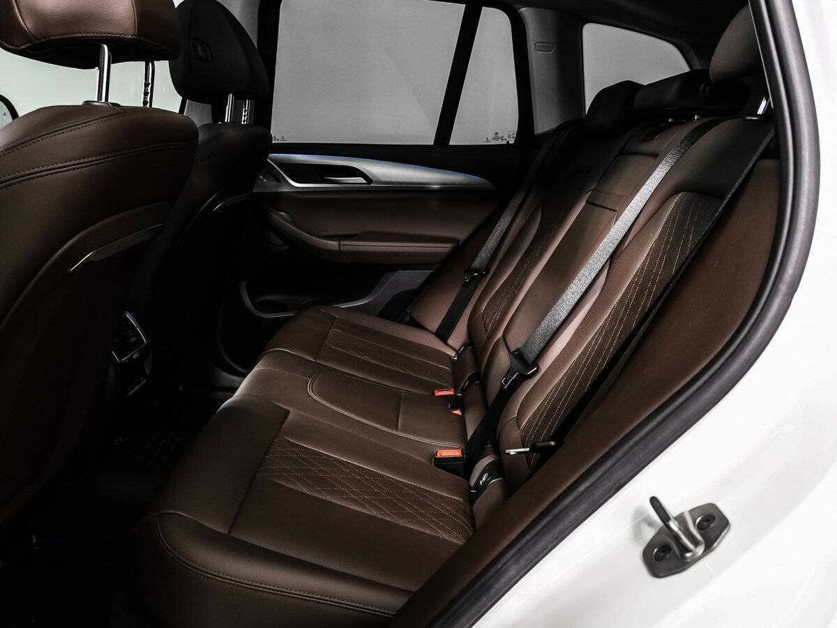 BMW iX3 с пробегом — 2023 год. Фото: #13