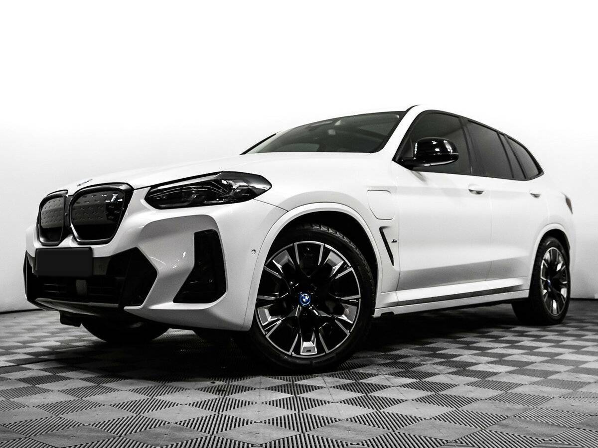 BMW iX3 с пробегом — 2023 год. Фото: #14