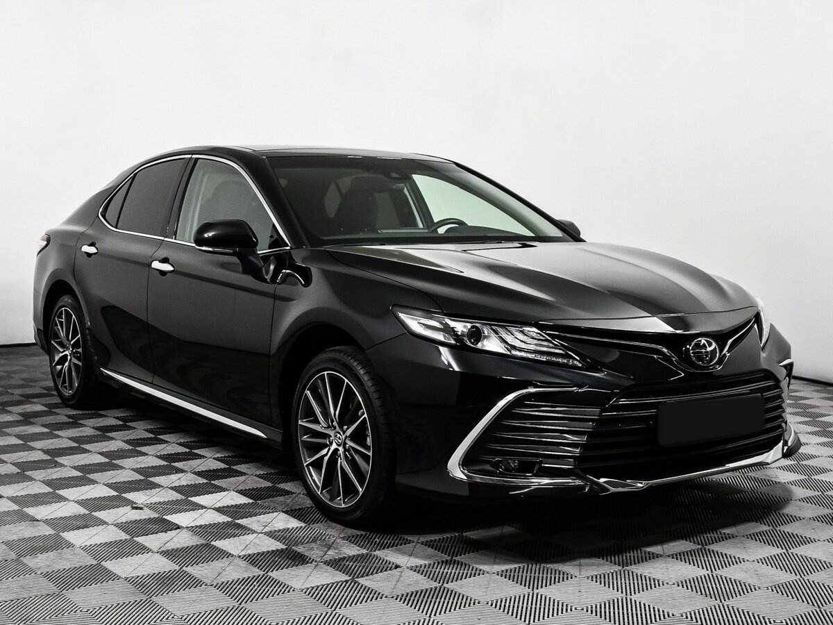 Toyota Camry с пробегом — 2023 год. Фото: #2