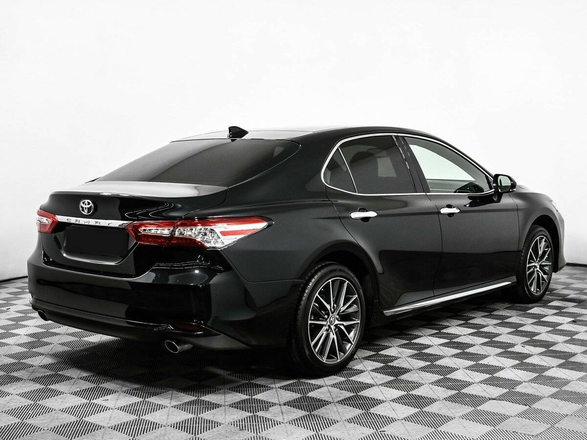 Toyota Camry с пробегом — 2023 год. Фото: #4
