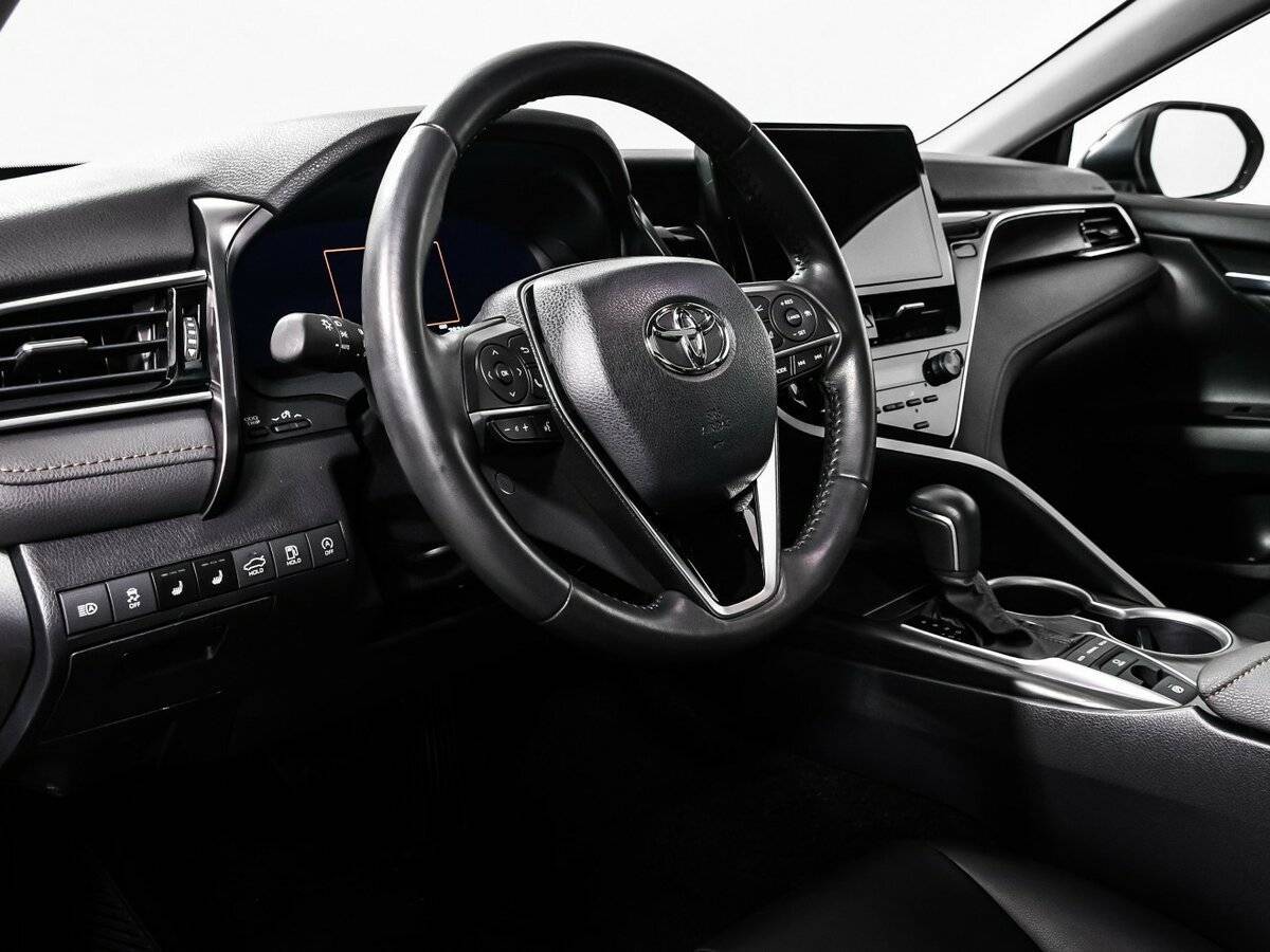 Toyota Camry с пробегом — 2023 год. Фото: #12