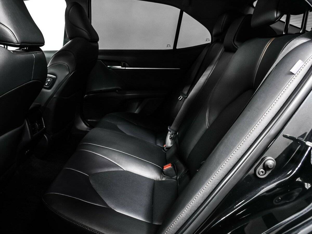 Toyota Camry с пробегом — 2023 год. Фото: #13