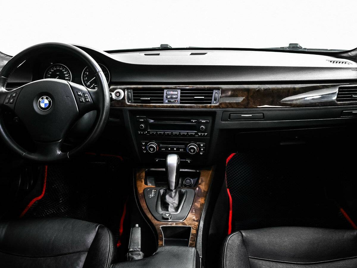 BMW 3 серии с пробегом — 2007 год. Фото: #10