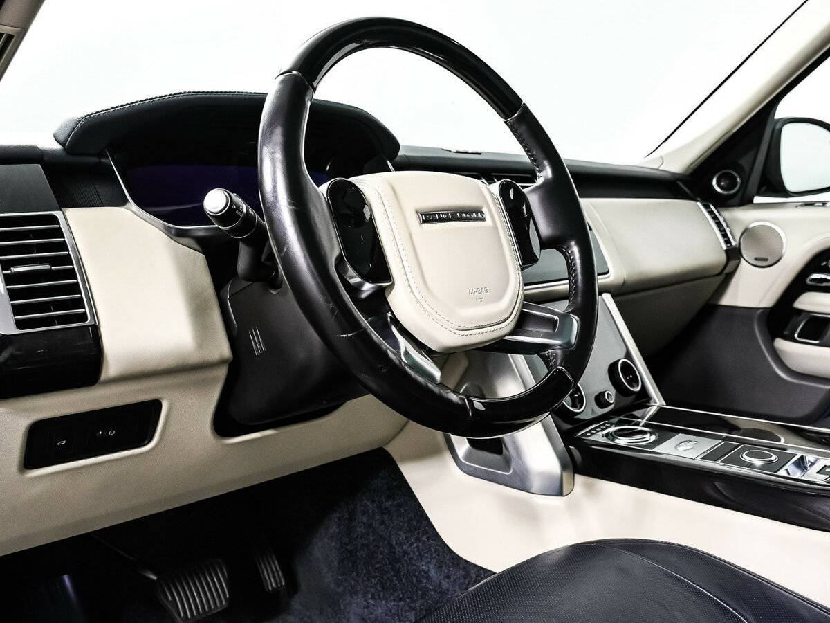 Land Rover Range Rover с пробегом — 2018 год. Фото: #11