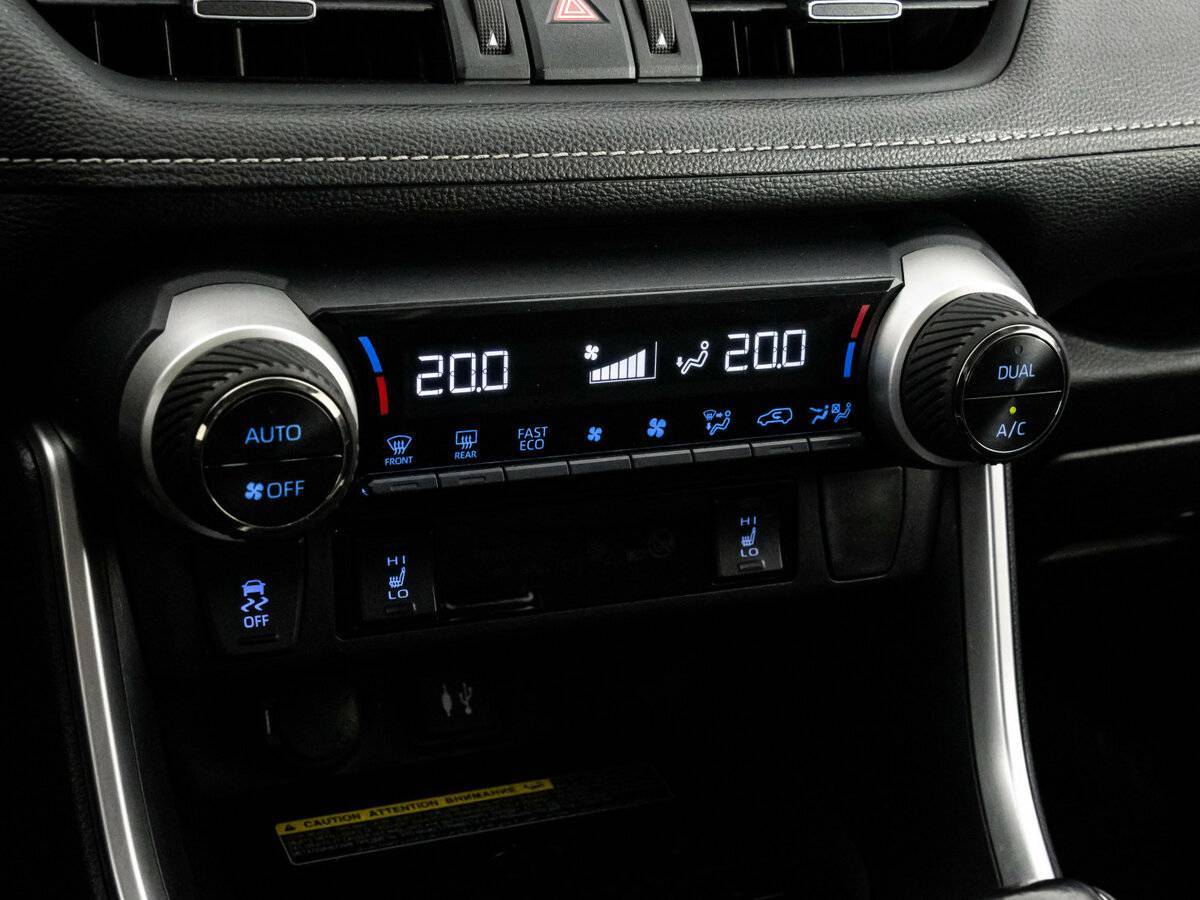 Toyota RAV4 с пробегом — 2020 год. Фото: #11