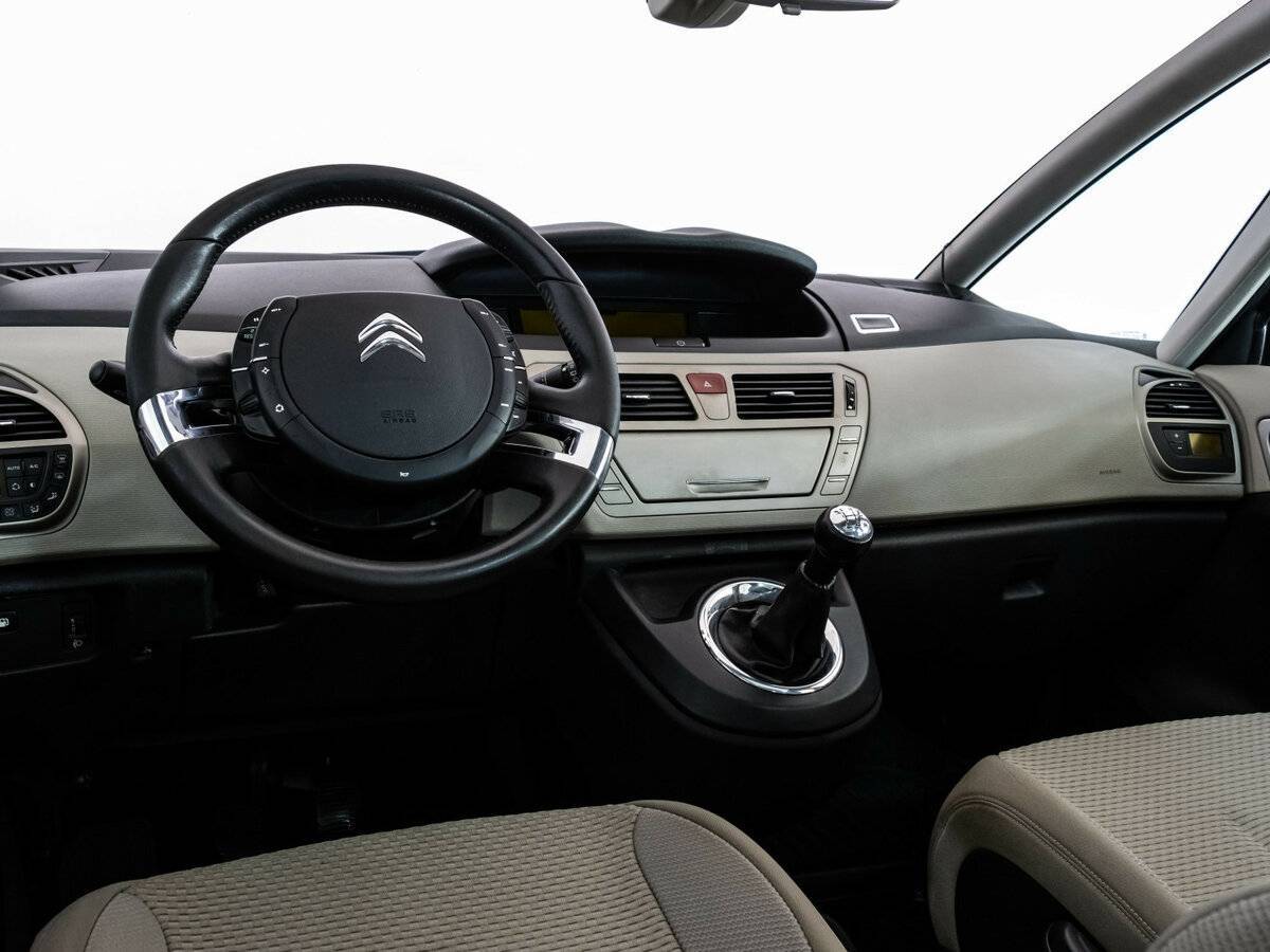 Citroen C4 Picasso с пробегом — 2011 год. Фото: #10