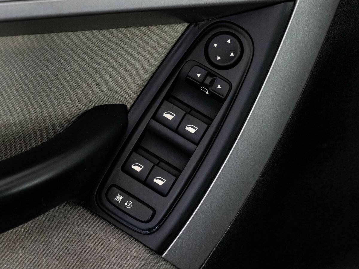 Citroen C4 Picasso с пробегом — 2011 год. Фото: #16