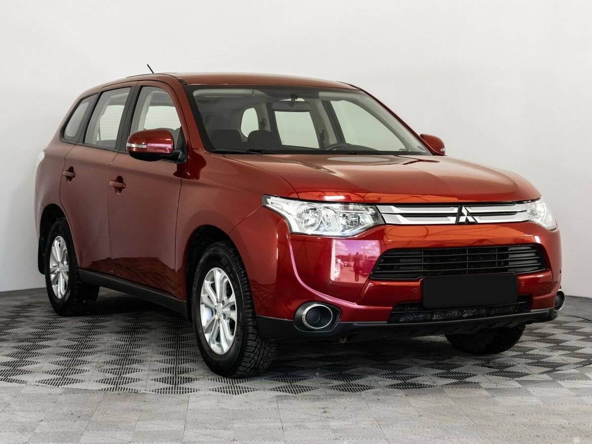 Mitsubishi Outlander с пробегом — 2014 год. Фото: #2