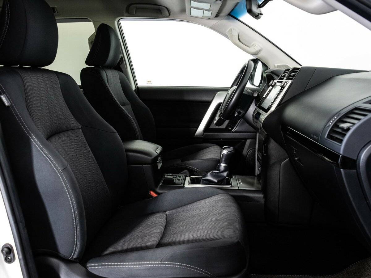 Toyota Land Cruiser Prado с пробегом — 2018 год. Фото: #11