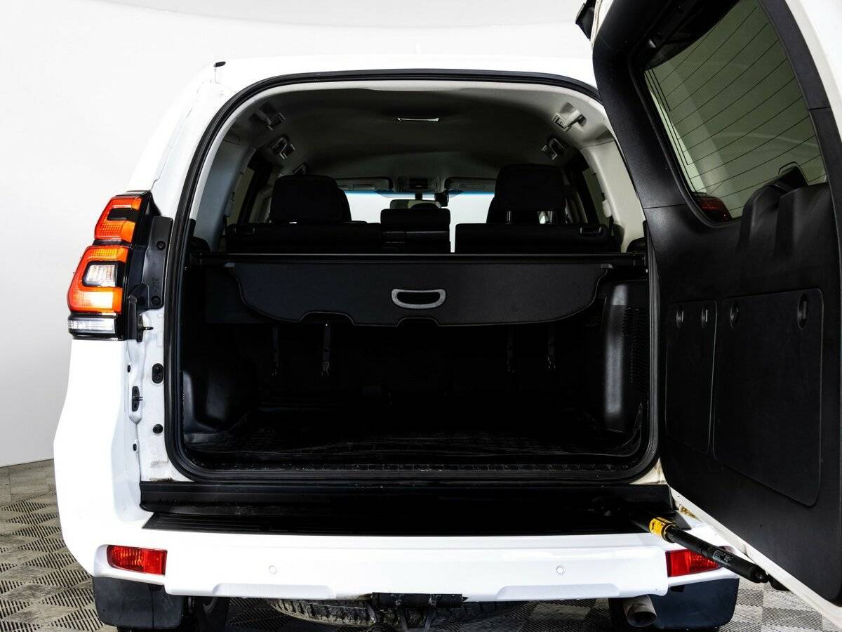 Toyota Land Cruiser Prado с пробегом — 2018 год. Фото: #21