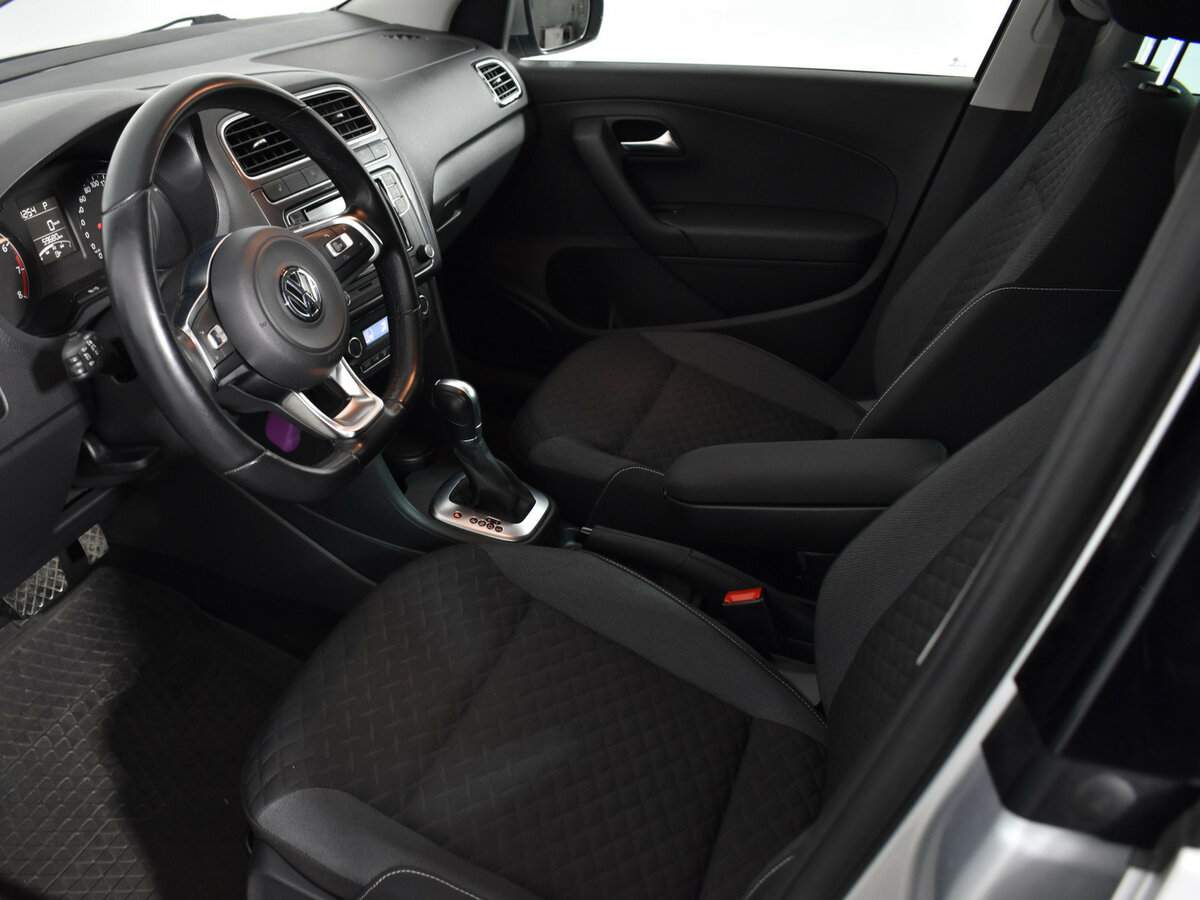 Volkswagen Polo с пробегом — 2018 год. Фото: #10
