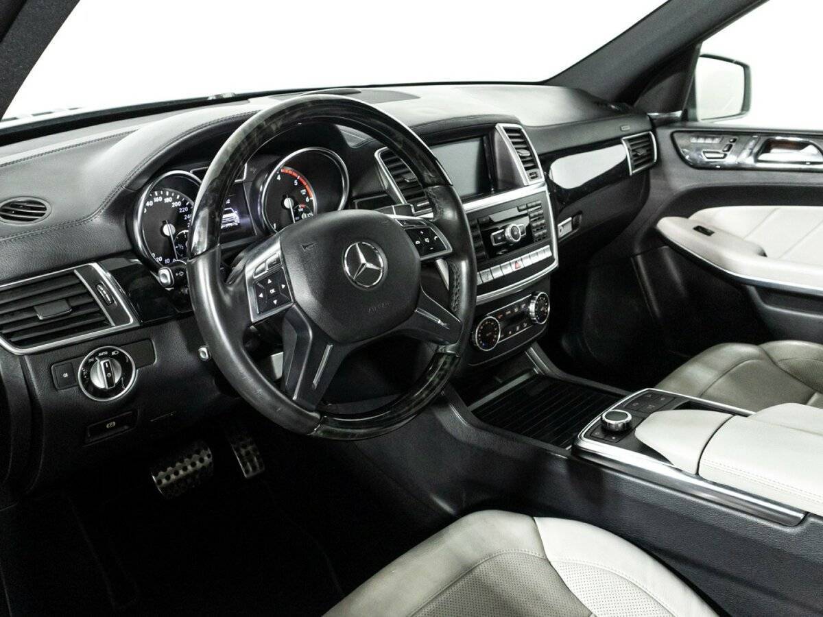 Mercedes-Benz GL-Класс с пробегом — 2014 год. Фото: #8