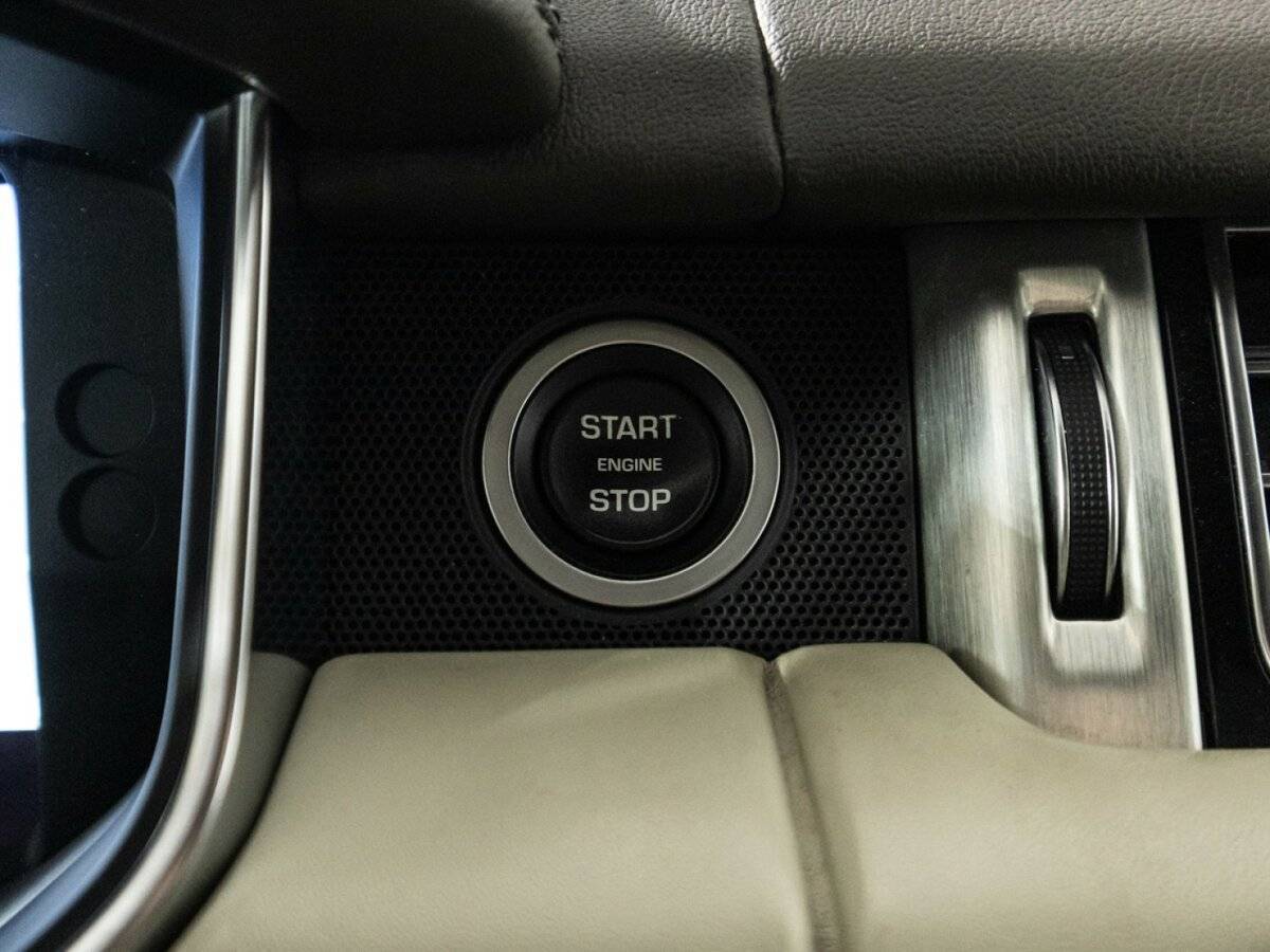 Land Rover Range Rover с пробегом — 2018 год. Фото: #19