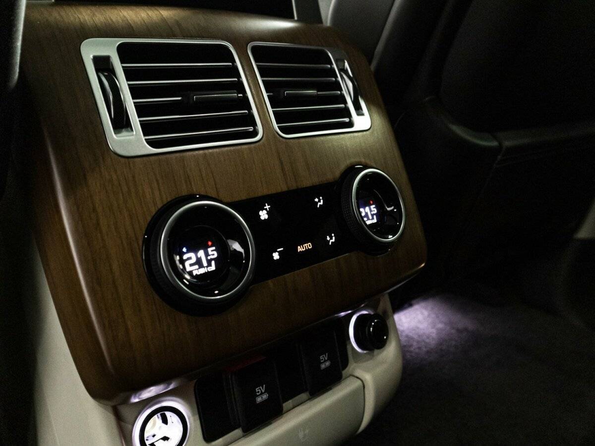 Land Rover Range Rover с пробегом — 2018 год. Фото: #21