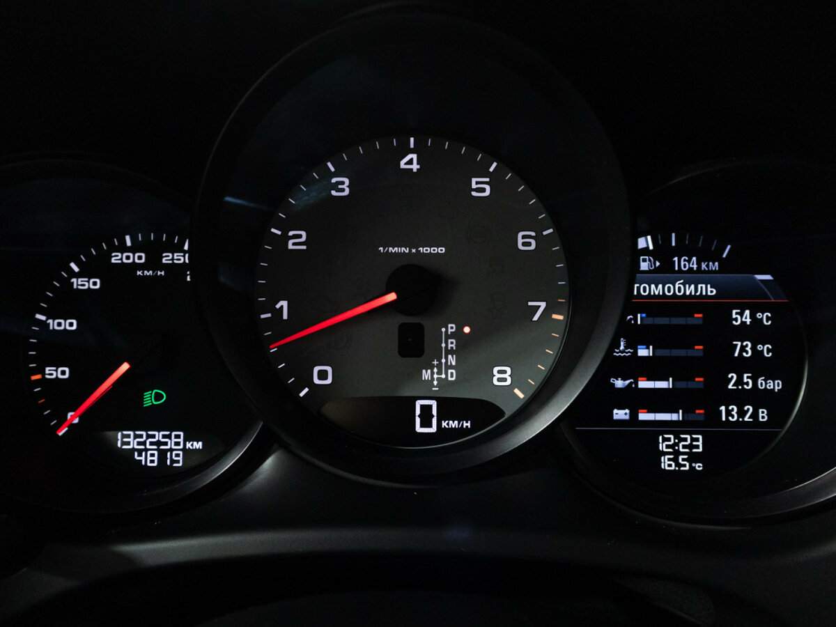 Porsche Macan с пробегом — 2015 год. Фото: #11