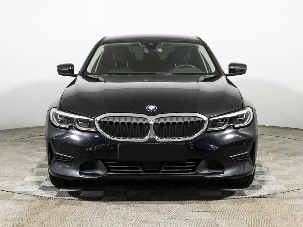 BMW 3 серии с пробегом — 2019 год. Фото: #1