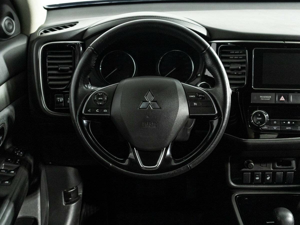 Mitsubishi Outlander с пробегом — 2018 год. Фото: #18