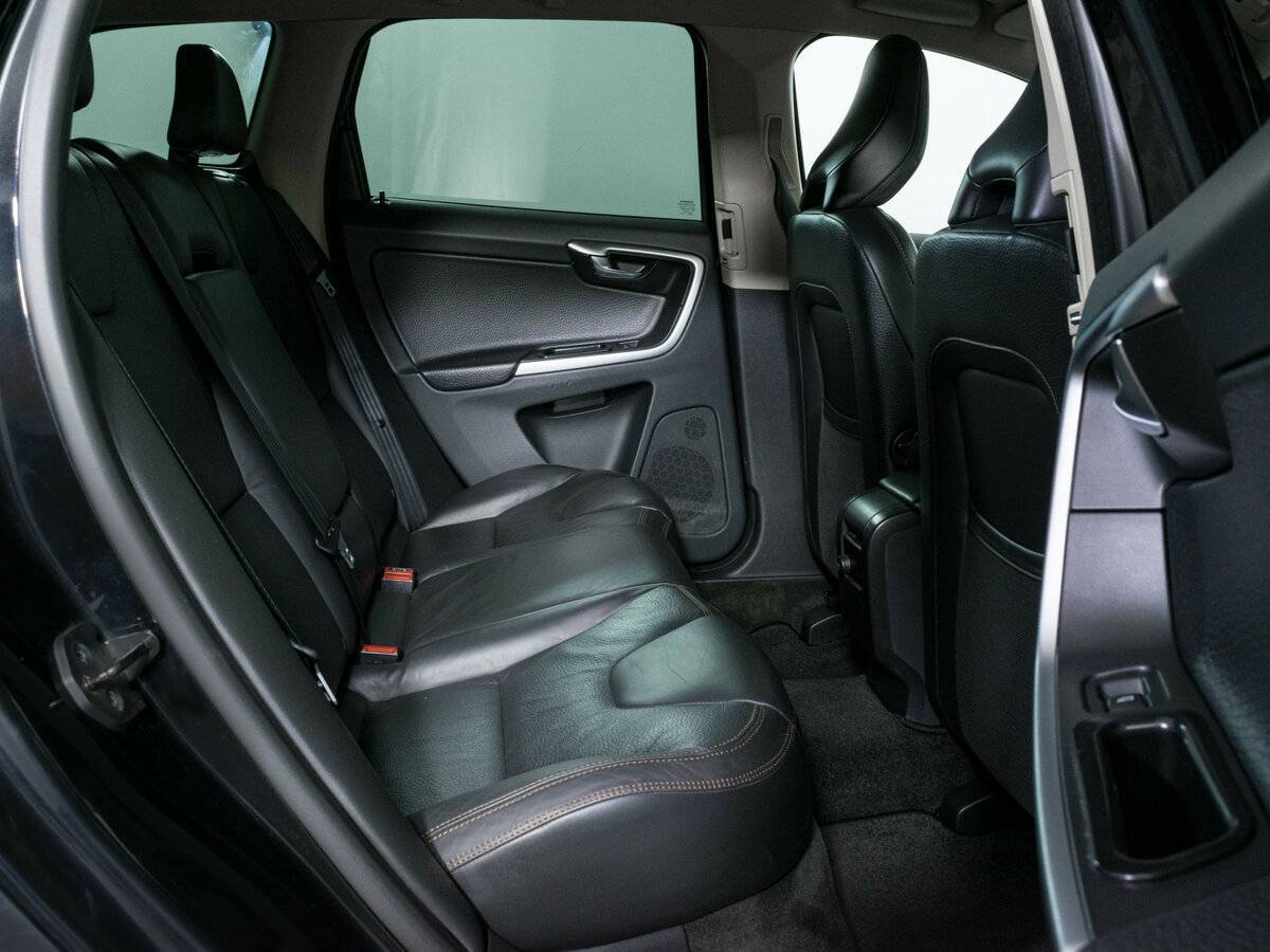 Volvo XC60 с пробегом — 2011 год. Фото: #12