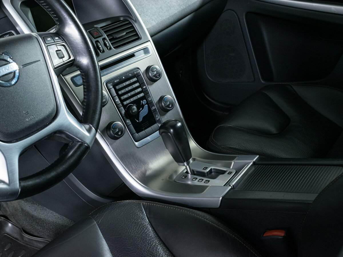 Volvo XC60 с пробегом — 2011 год. Фото: #15