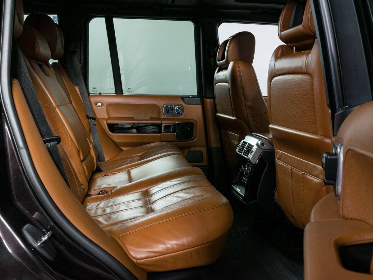 Land Rover Range Rover с пробегом — 2011 год. Фото: #11