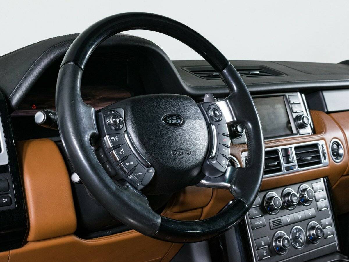 Land Rover Range Rover с пробегом — 2011 год. Фото: #15