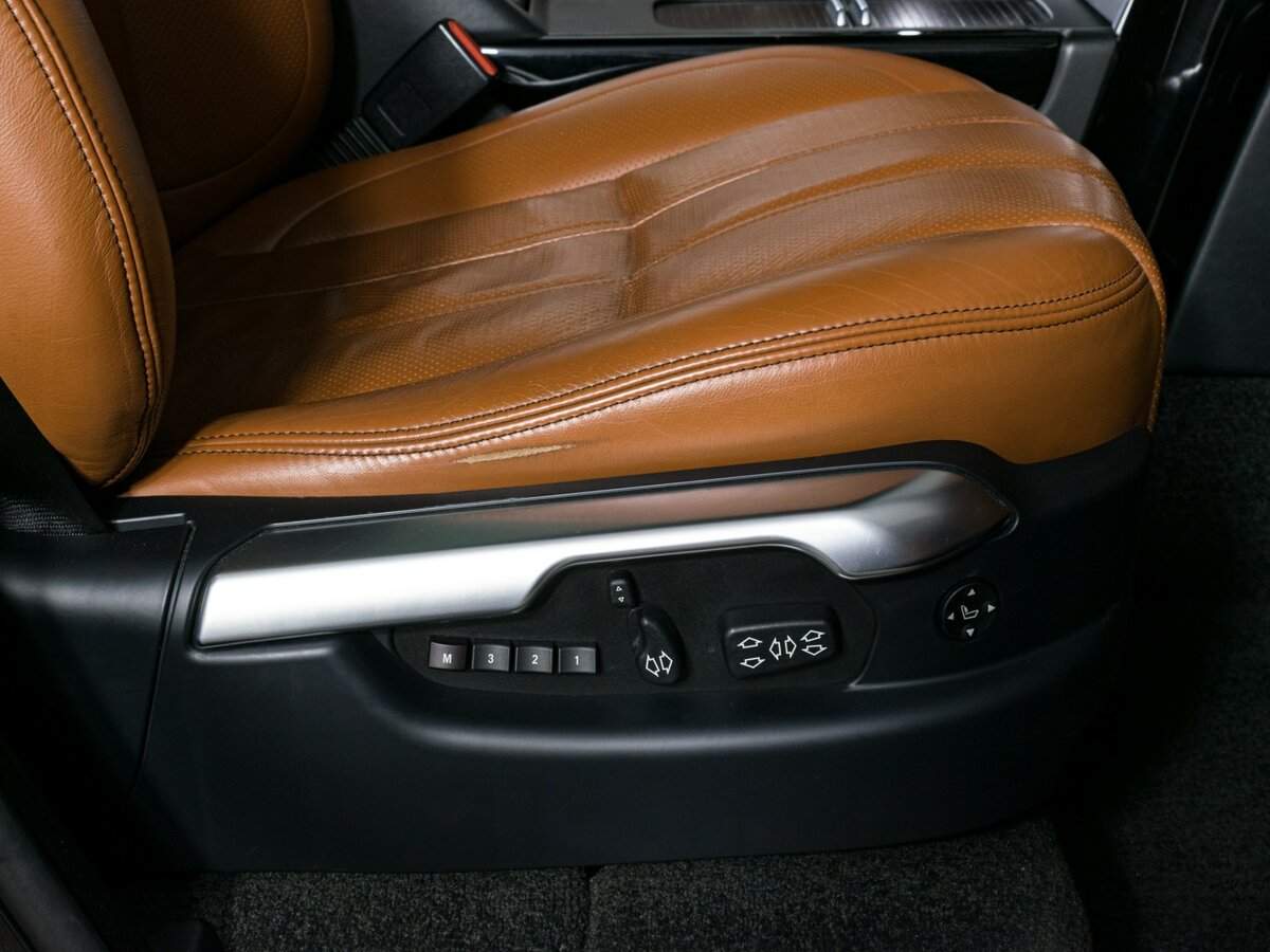 Land Rover Range Rover с пробегом — 2011 год. Фото: #18