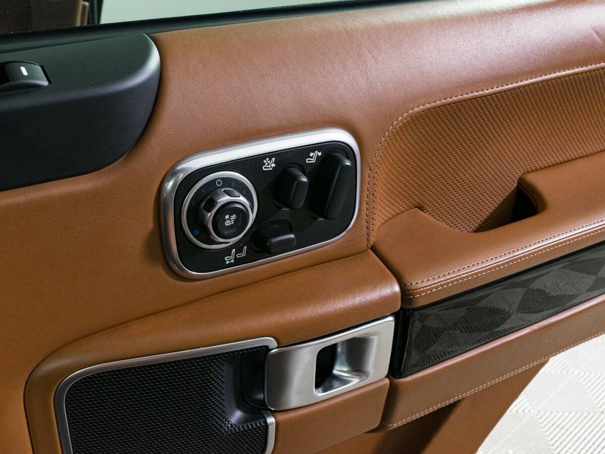 Land Rover Range Rover с пробегом — 2011 год. Фото: #19