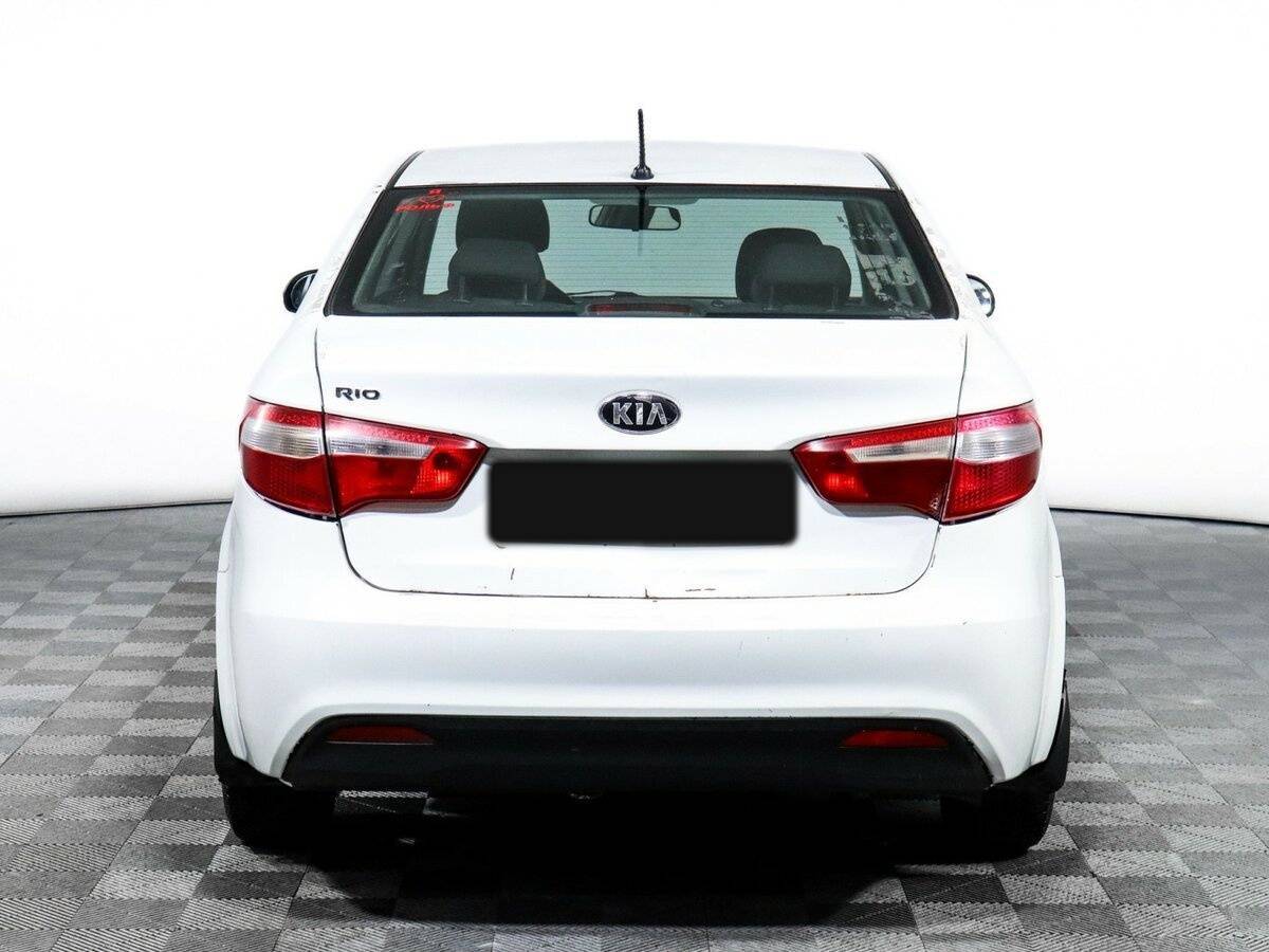 Kia Rio с пробегом — 2013 год. Фото: #4