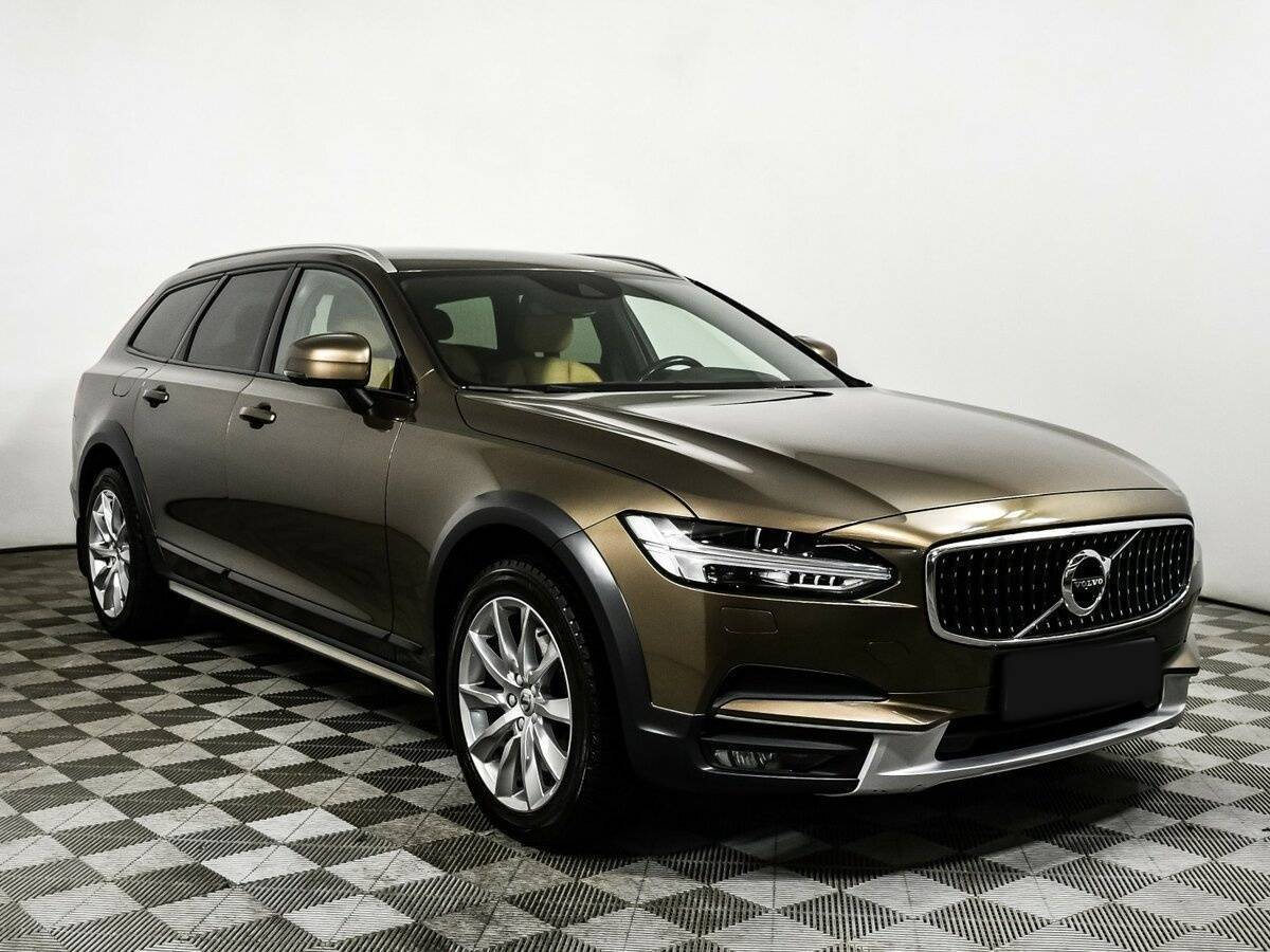 Volvo V90 Cross Country с пробегом — 2017 год. Фото: #2