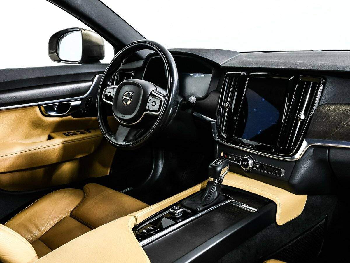 Volvo V90 Cross Country с пробегом — 2017 год. Фото: #8