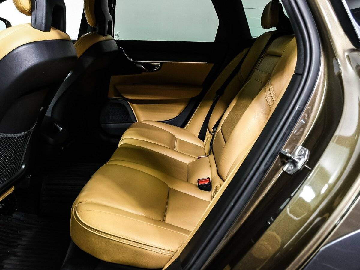 Volvo V90 Cross Country с пробегом — 2017 год. Фото: #12