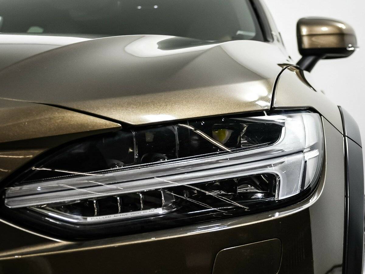 Volvo V90 Cross Country с пробегом — 2017 год. Фото: #13