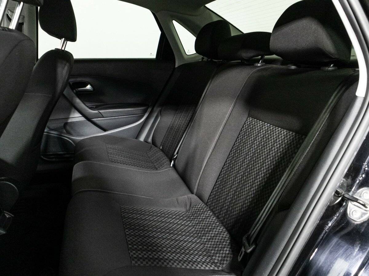 Volkswagen Polo с пробегом — 2017 год. Фото: #9