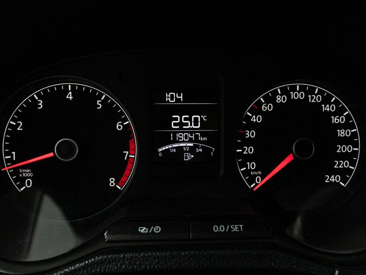 Volkswagen Polo с пробегом — 2017 год. Фото: #11