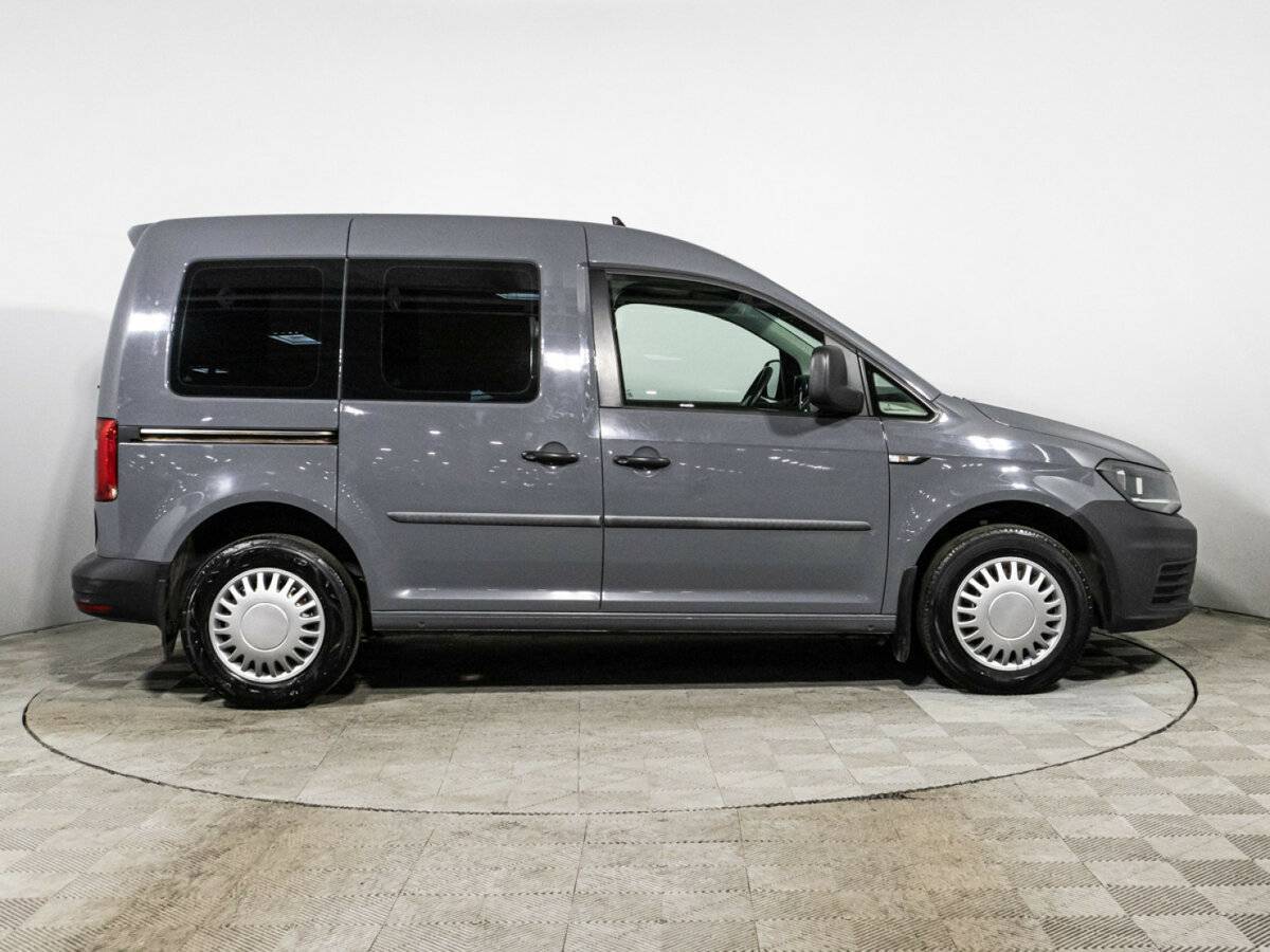 Volkswagen Caddy с пробегом — 2017 год. Фото: #3