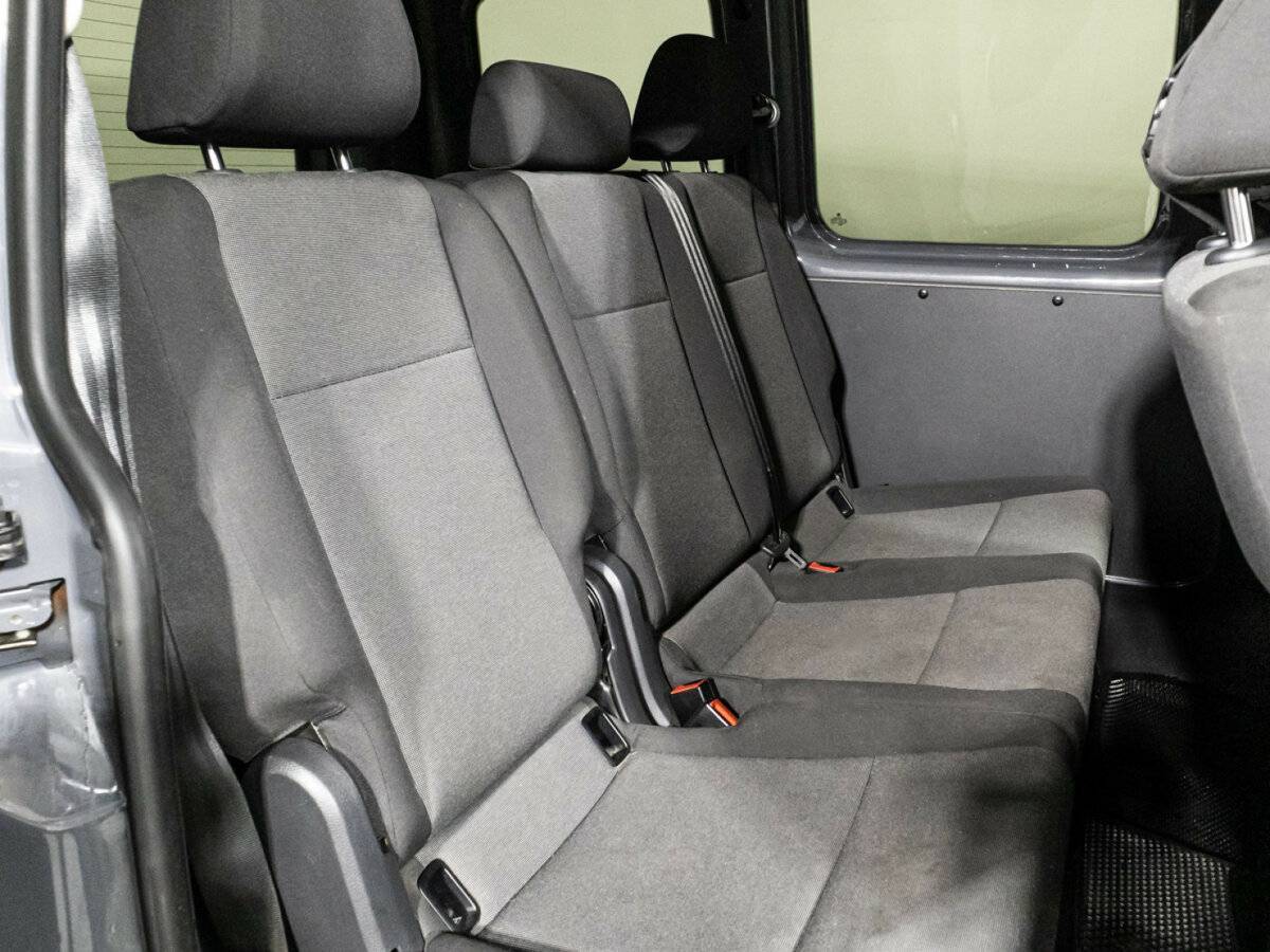 Volkswagen Caddy с пробегом — 2017 год. Фото: #9
