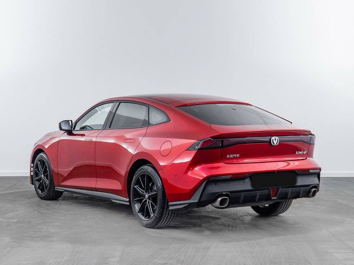 Changan UNI-V с пробегом — 2023 год. Фото: #1