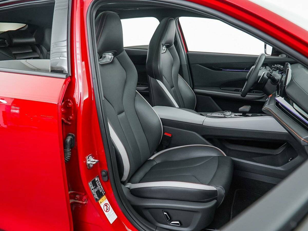 Changan UNI-V с пробегом — 2023 год. Фото: #9