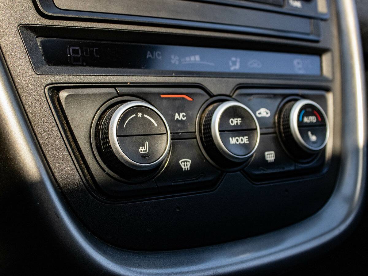 FAW Besturn X80 с пробегом — 2018 год. Фото: #19