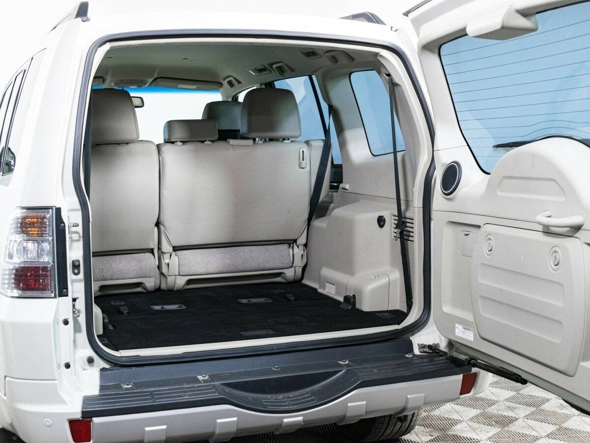 Mitsubishi Pajero с пробегом — 2019 год. Фото: #8