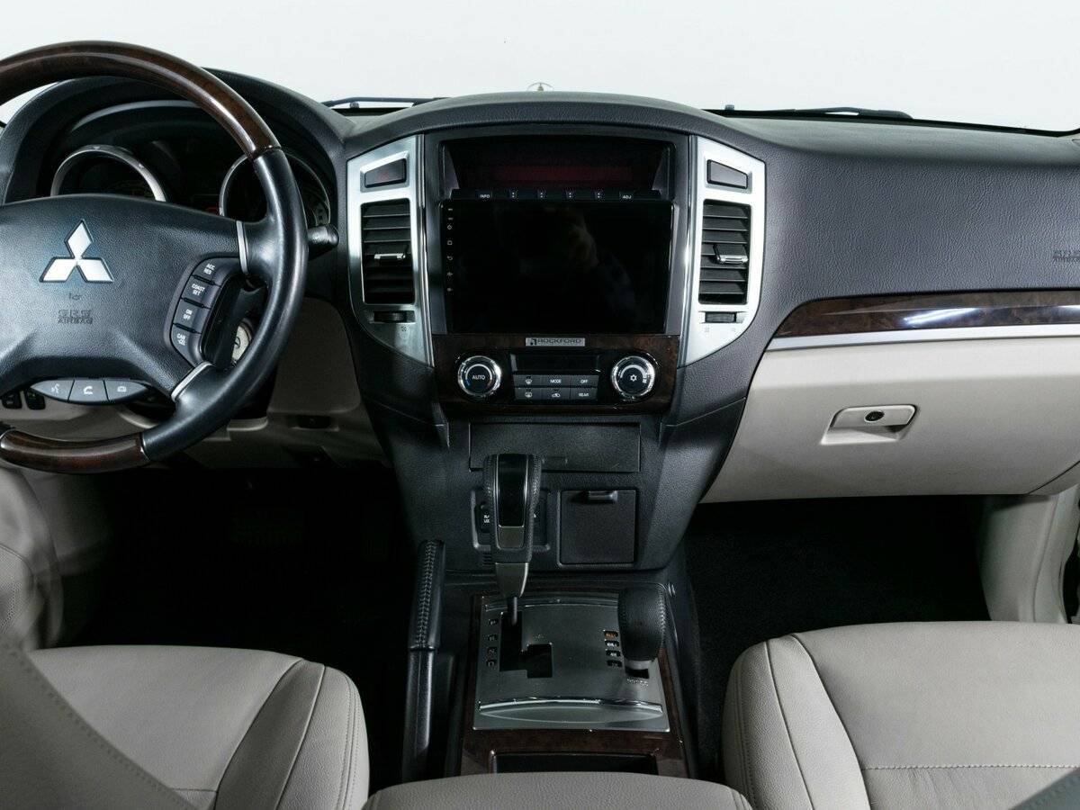 Mitsubishi Pajero с пробегом — 2019 год. Фото: #10